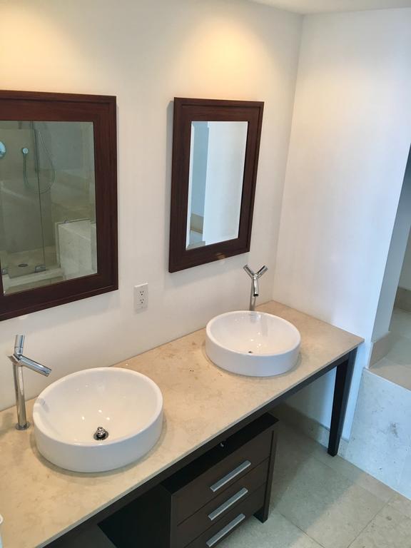 Icon Brickell By We Host